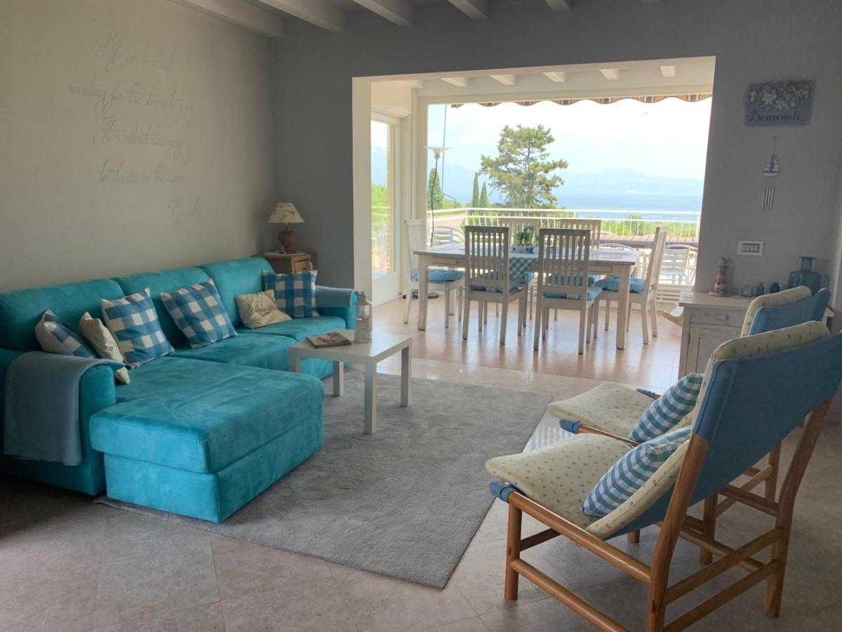 Elma Villa *